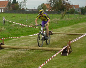 jeroenhindernisklein.jpg
